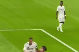 状态不佳!姆巴佩伯纳乌首秀表现有失水谁，错失最佳破门良机