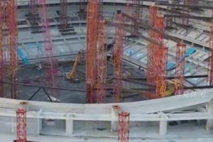 济南黄河体育中心计划于2026年12月竣工，足球场已开始屋盖施工