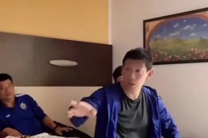 卡纳瓦罗翻译李白：补的工资让他自己填，一分没要