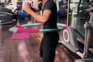 亚马尔室内训练转圈圈，独特的训练方式