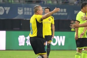 不懂就问：曾志伟这头球什么水平？