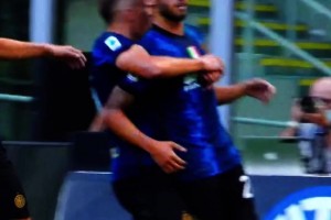 投名状，还记得恰球王为国米打进的第一粒进球吗？