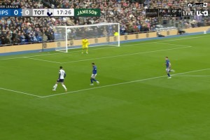 热刺取得领先！孙兴慜禁区内1V2突破送助攻！布伦南-约翰逊破门！