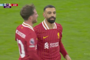 利物浦1-0领先曼城！萨拉赫禁区内打门折射破门！
