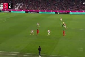 无敌斑比！穆西亚拉1V3一条龙奔袭破门，拜仁3-0法兰克福！