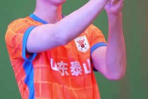 泰山官方发布定妆照拍摄花絮，刘彬彬化身动作指导