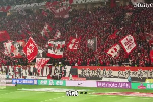 震撼！蓉城主场超过4000人的核心看台，统一助威，看起来赏心悦目