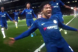这氛围太美好了！蓝军经典庆祝镜头，真的太帅了！