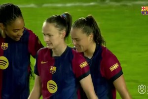 碾压！西班牙皇后杯巴萨女足5-0大胜皇马女足！
