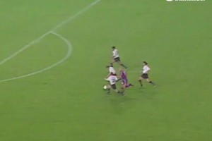 力量、速度和终结！大罗1996年为巴萨上演的帽子戏法