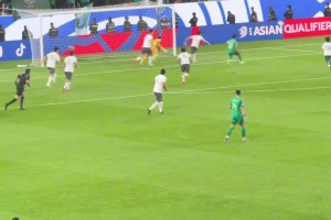 尽力了，王大雷精彩扑救仍遭破门后坐地无奈