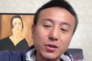 毛剑卿：我签过“最大”一份合同税后12个月12万