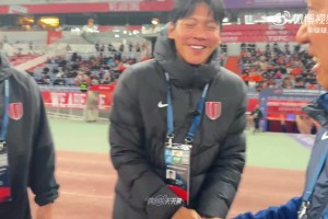 老乡见老乡！泰山教练组和成都教练组一共多少韩国人？