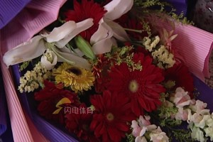 十年前曼诺执教泰山队，抵达中国时李霄鹏赴京接机