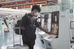 他的大学论文，怎么快速过人…