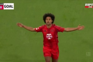 个人能力爆发！格纳布里一条龙破门打死角破门！拜仁2-1反超多特