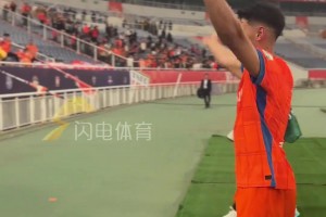 泰山队4-0大胜深圳新鹏城，马德鲁加谢场，济南口音就是一地道