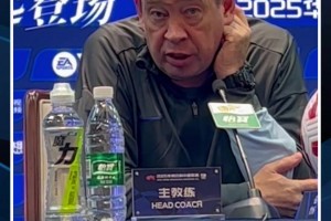 申花赛前，斯卢茨基: “武汉换帅后成绩非常好,战术有了新变化!”