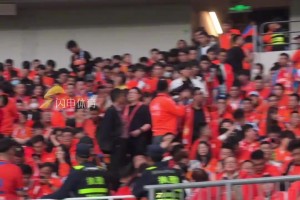京鲁大战如此火爆！现场超5000名泰山球迷为球队加油