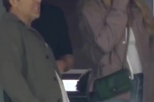 这投资收麻了！雷克瑟姆三连升，小贱贱疯狂庆祝，英超指日可待？