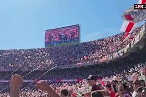 火爆！超8万人观战河床2-1博卡青年
