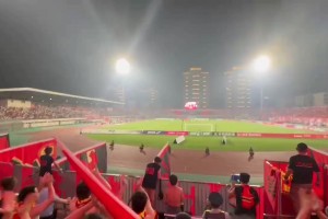 面对定南赣联，重庆球迷高喊：还我黑龙江！