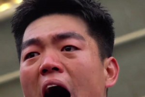 真情流露的西北狼！梁少文泪洒赛场鼓励队友，忍不住落泪