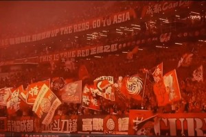 五一假日收官之战!成都蓉城坐镇主场凤凰山，迎战浙江绿城的挑战!