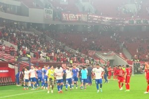 牛志明：泰山队赛后谢场，确实有些遗憾，这一场就是机会没把握住