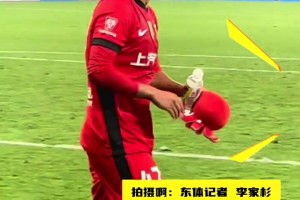 球迷宠儿！赛后谢场，蒯纪闻到哪喊声到哪，看台球迷还送上礼物