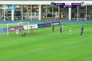 大连英博2-0领先！黄山门前包抄轻松破门