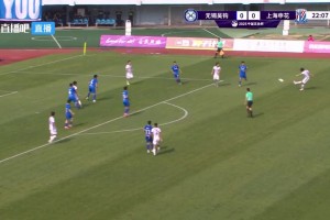 老兵不死！38岁于汉超头球破门 ，申花1-0领先无锡