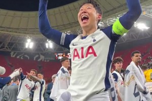 率队夺欧联杯冠军！孙兴慜振臂怒吼庆祝！