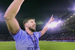 曼城球迷：那一晚的后防，是队史最稳固的一次！