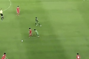 有水平！沙特高压逼抢，中国男足U16从容传递