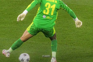 脚下技术没得说！埃德森：帅，是一种感觉！