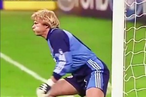 霸气！2001年狮王卡恩三扑点球助拜仁登顶欧冠！