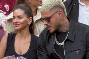 这不比旺达强多了！伊卡尔迪带未婚妻参加球队夺冠庆祝