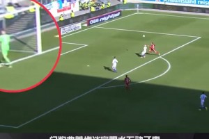 新奥纳纳？喝水哥弗莱肯此前悠闲喝水导致丢球，滕哈赫真会买人！