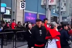 浦和球迷用西语嘲笑河床球迷：河床队，我的朋友，你这个混蛋！
