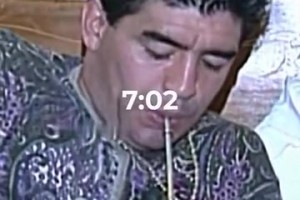 质朴的球王！记录马拉多纳从早餐到午餐的上午生活！