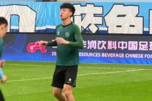 摄影师：赛前踩场王钰栋未参加全队合练，明天大概率应该上不了