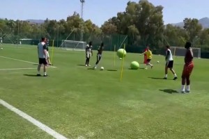下家还未确定！拉什福德社媒更新训练视频：趣味足球⚽