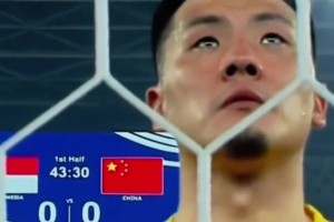 “雷公殿母”哥俩好，王大雷社媒晒与刘殿座打网球