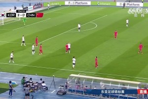 国足发界外球踢出边线，央视解说都发出无语声