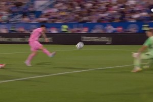 一周5佳球-重返19岁！梅西1v7一条龙&埃斯特旺小角度爆杆