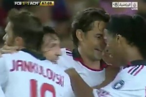 九爷的天外飞仙！2010年甘伯杯37岁的因扎吉高难度凌空破门！