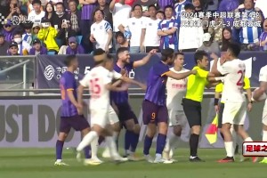韦世豪：挨骂很正常；梅西詹姆斯也会头脑发热，C罗也会反击球迷