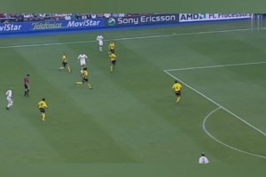 7万多球迷目睹！02年大罗皇马首秀替补上场59秒破门！