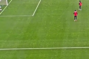 埃基蒂克这脚射门什么水平？